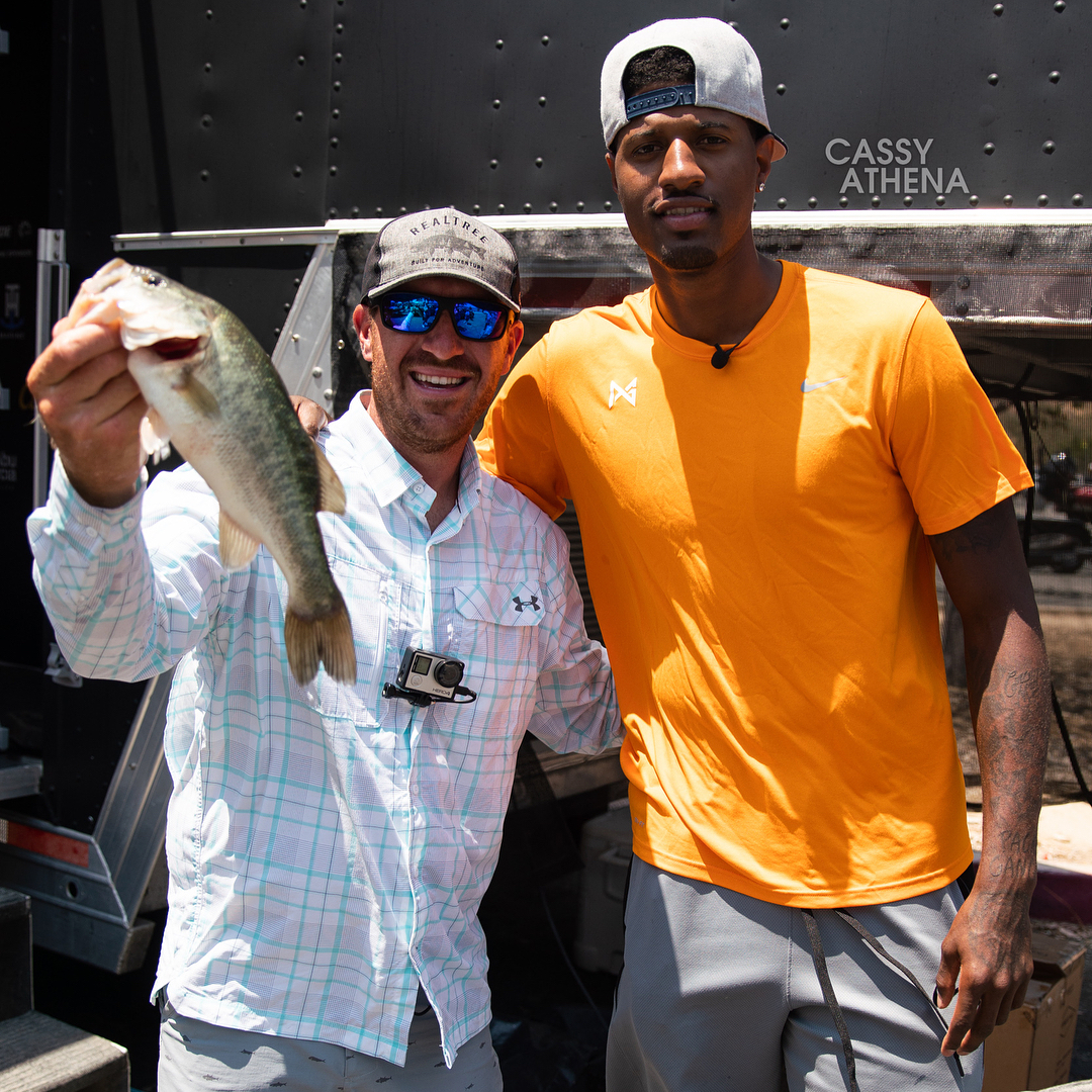 英超半场：姆伯莫造险，两队合计6脚射门，曼联0-0西汉姆联（英超半场战报：姆伯莫制造威胁，双方合计6次射门，曼联0-0西汉姆联）