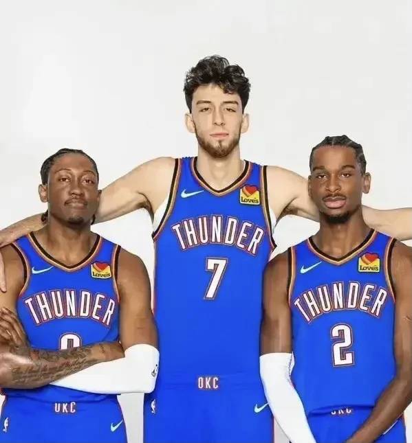 FIFA女足最新排名：中国女足下降一位至世界第17，亚洲第四（FIFA女足排名更新：中国队下滑至世界第17位，位列亚洲第4）