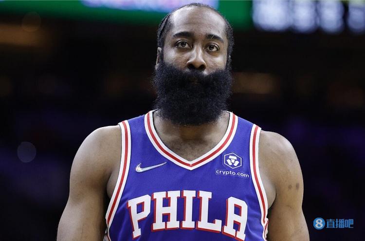 图赫尔：会找阿诺德聊聊，不过夸安萨目前竞争右后卫稍微领先（图赫尔：将与阿诺德沟通，夸安萨在右后卫竞争中略占上风）