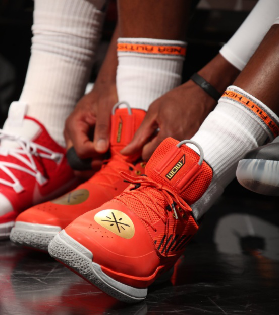 意媒：如果接受降薪，目前年薪600万欧的佩7可能与罗马续约（意媒：佩7年薪600万欧，若同意降薪或将与罗马续约）