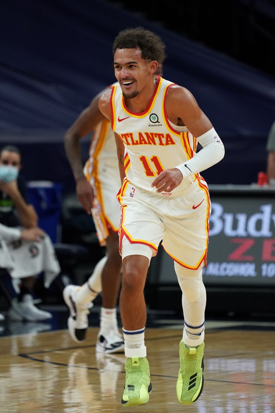 米兰名宿：米兰需要一名真正的中锋，看到莫德里奇这么投入真是太棒了（米兰名宿：米兰迫切需要正印中锋，莫德里奇的投入令人称道）