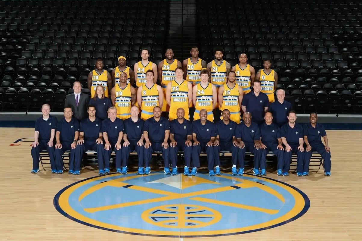 官方：赫伊森因肌肉不适退出本期西班牙国家队集训营（官方通告：赫伊森肌肉不适，缺席本期西班牙队集训）