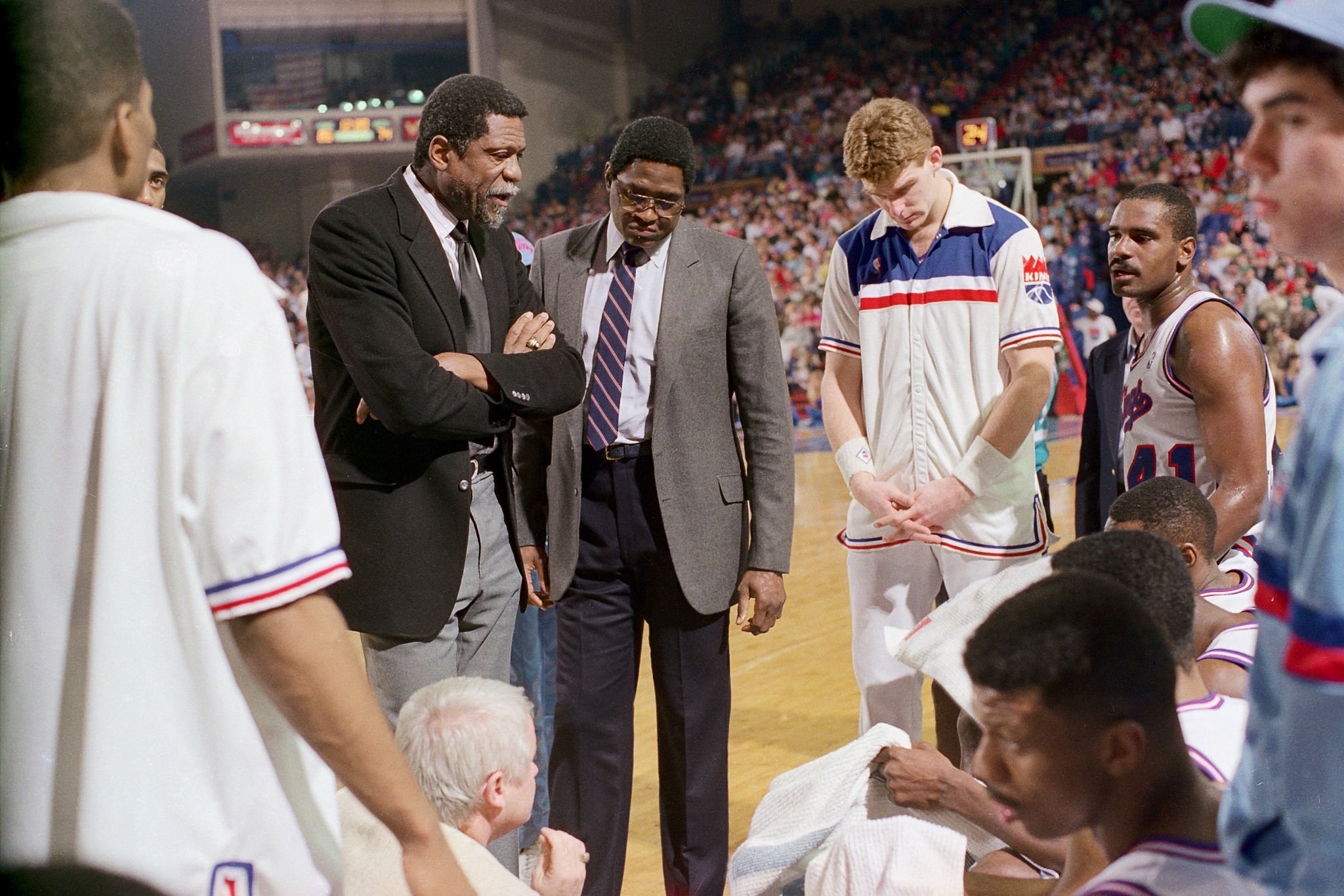 比埃尔霍夫：海外赛对足球发展有帮助，球迷可看到喜欢的球星（比埃尔霍夫：海外办赛助力足球发展，球迷更易见到心仪球星）