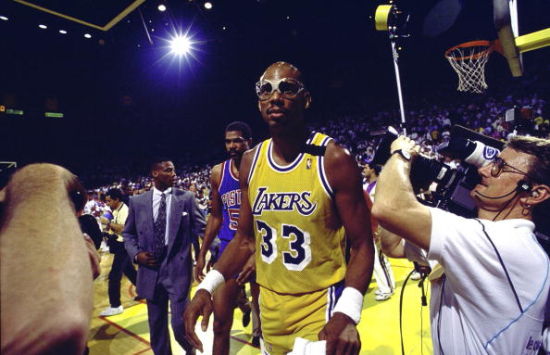 🎮HLE 1-0 DK：许哥连送&Guma虐泉收汁，HLE先下一城（🎮HLE 1-0 DK：许哥多次阵亡，Guma虐泉收割，HLE先拔头筹）