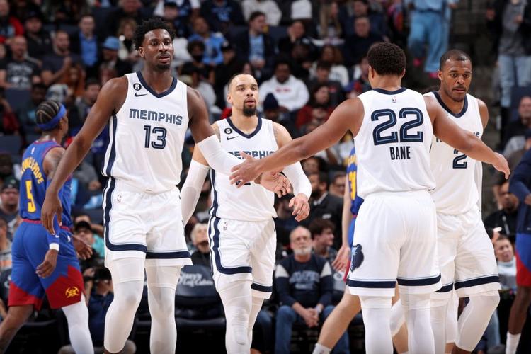 凯尔特人胜猛龙赢下卡位战！5连胜+12战10胜 无塔图姆升东部第3（无塔图姆凯尔特人擒猛龙拿下卡位战：豪取5连胜、近12场10胜升至东部第3）